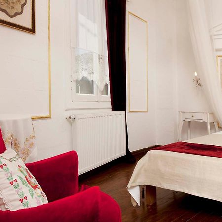 Moshinos Hotel Айвалык Номер фото