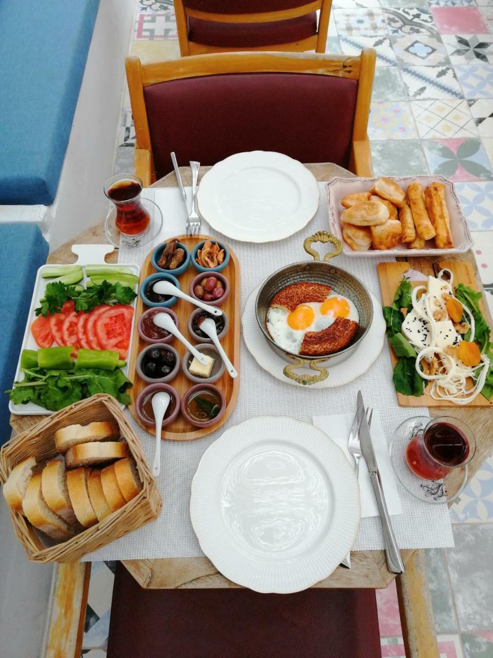 Moshinos Hotel Айвалык Экстерьер фото