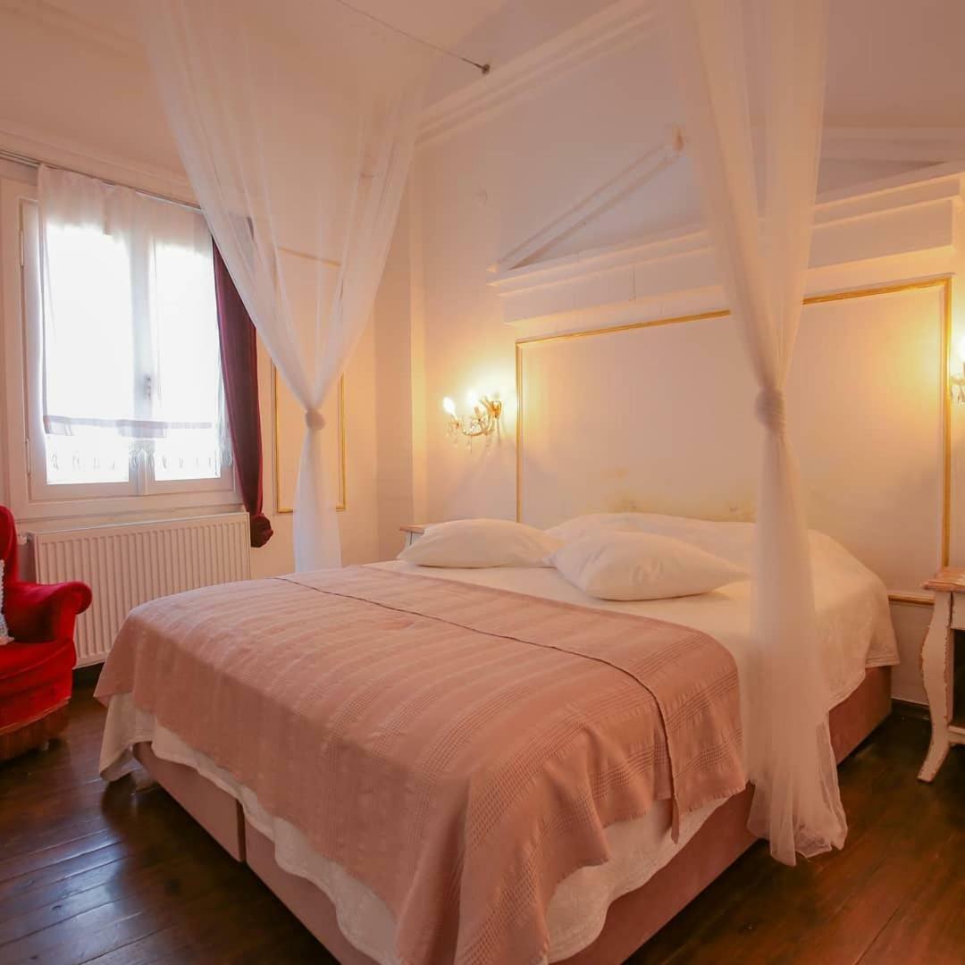 Moshinos Hotel Айвалык Экстерьер фото