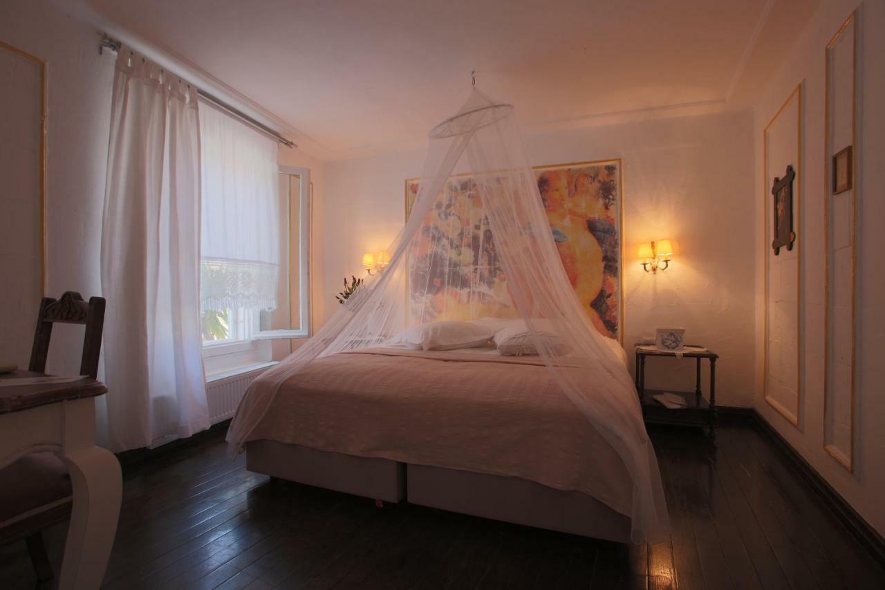 Moshinos Hotel Айвалык Экстерьер фото